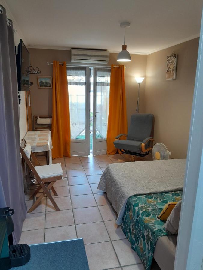 Aigues Mortes Studio De Vacances En Camargue Luaran gambar
